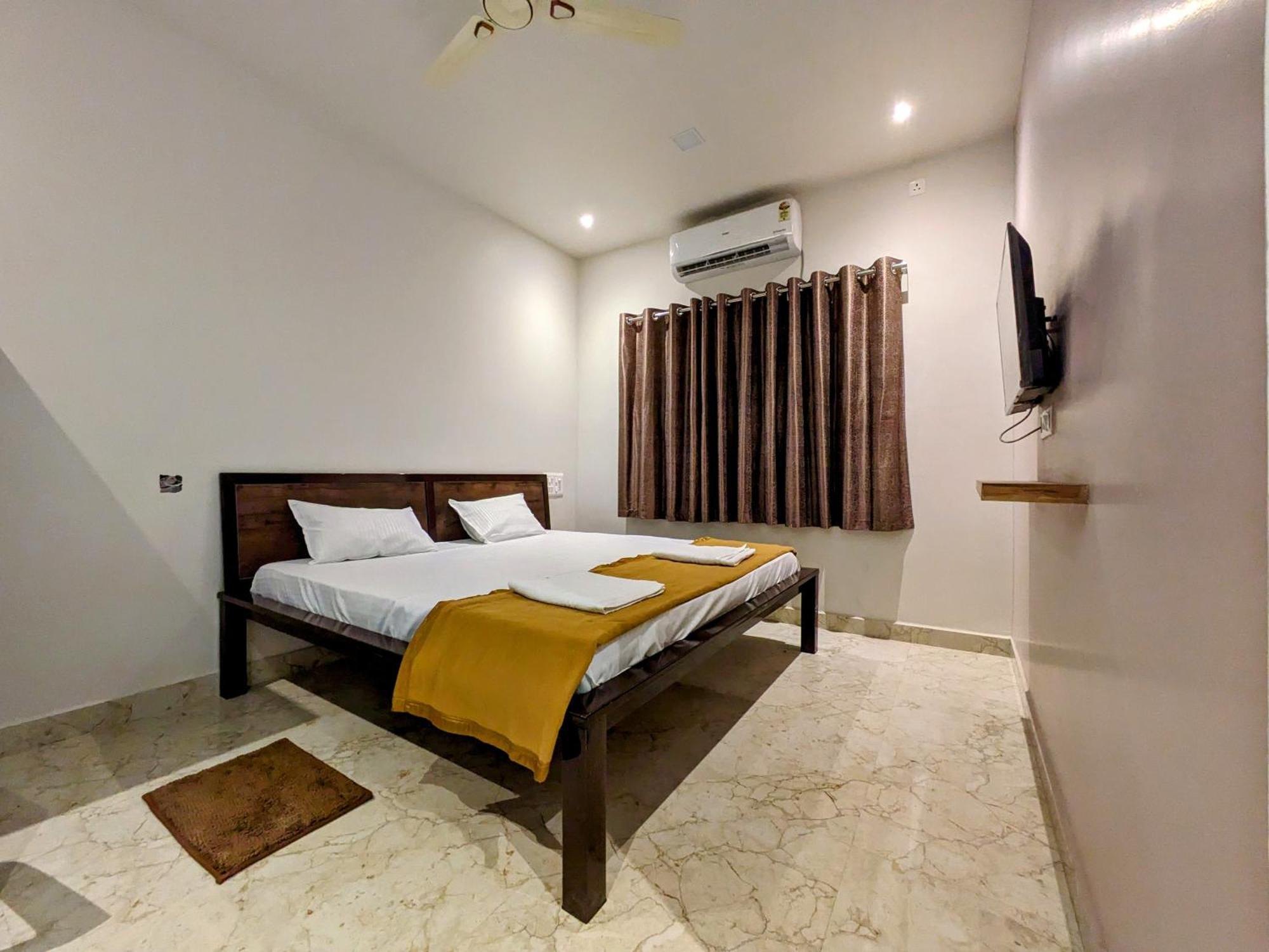Hotel Madhusudan Executive Колхапур Экстерьер фото