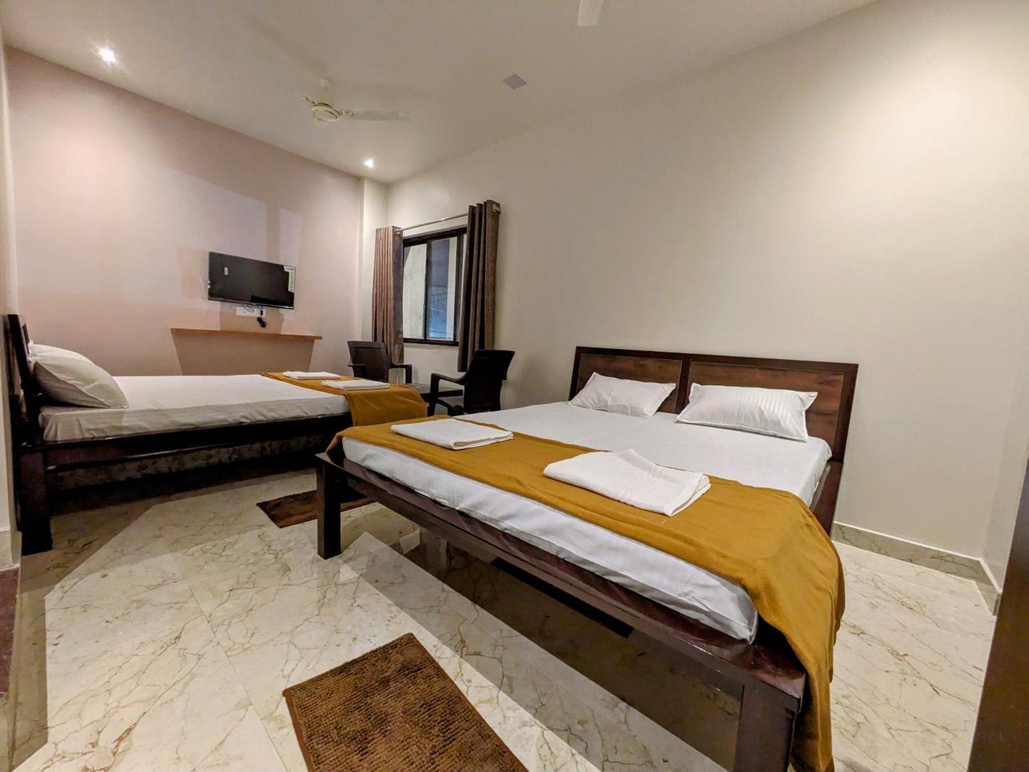 Hotel Madhusudan Executive Колхапур Экстерьер фото